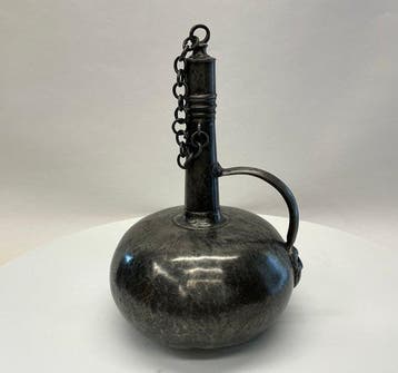 Antieke Franse tinnen wijnkruik / ferrière met maskaron,, Antiek en Kunst