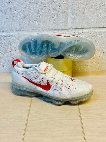 Nike - Air VaporMax Flyknit Track Red P42,5 - Sneakers -, Kleding | Heren, Schoenen, Nieuw