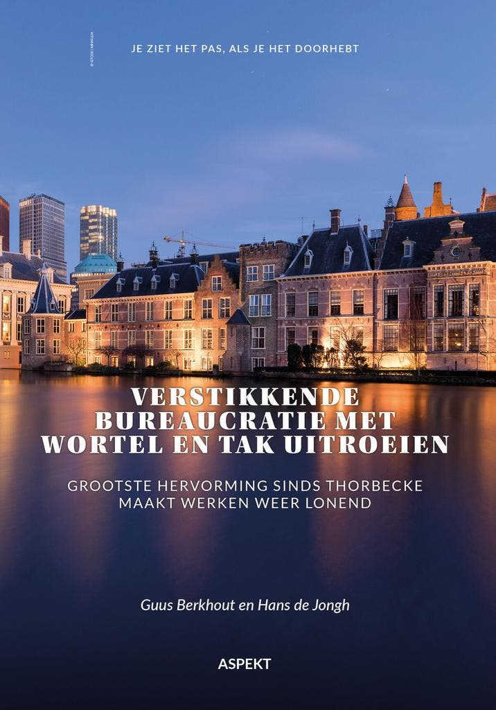 Verstikkende bureaucratie met wortel en tak uitroeien, Boeken, Schoolboeken, Zo goed als nieuw, Verzenden