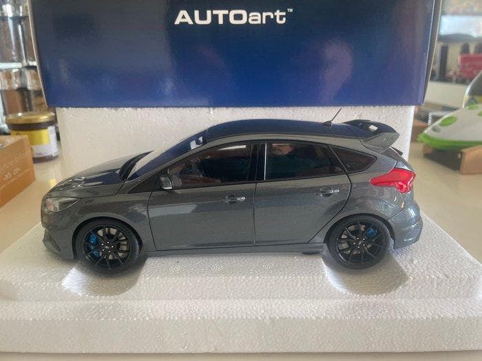 Autoart 1:18 - Modelauto - Ford Focus RS (2016), Hobby & Loisirs créatifs, Voitures miniatures | 1:5 à 1:12