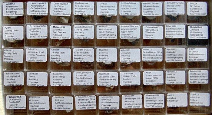 Verzorgde verzameling Micromounts Sachsen Mineralencollectie, Collections, Minéraux & Fossiles