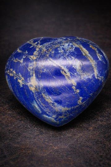 Cœur monumental XL en lapis-lazuli – Pièce maîtresse avec
