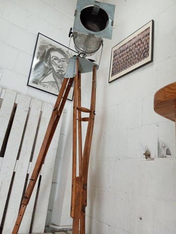Lampadaire - Lampadaire industriel vintage avec projecteur, Antiek en Kunst