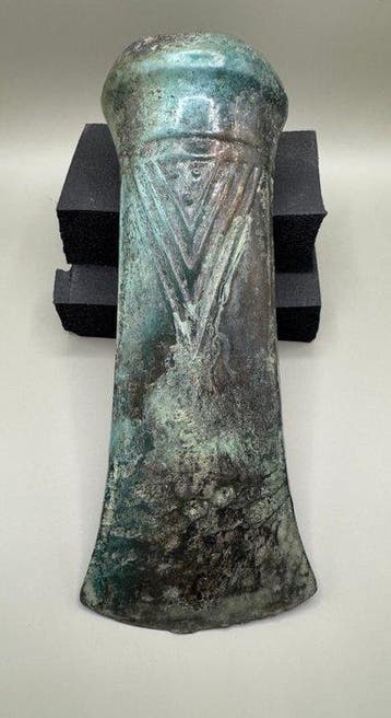 Âge du bronze Bronze hache de guerre