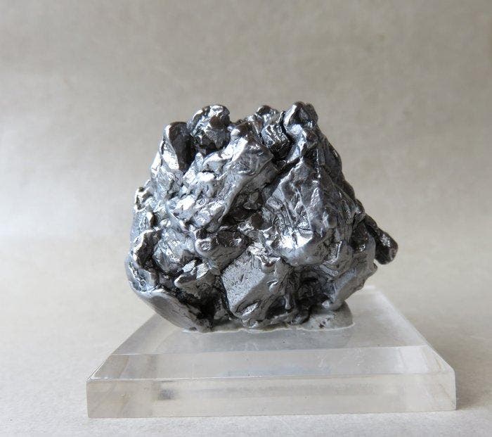 Campo del Cielo meteorite - Beeldhouwwerk met een beweegbaar, Collections, Minéraux & Fossiles