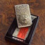 Zippo - Poderoso Mantra Tibetano en Medallón - Zonder, Verzamelen, Nieuw