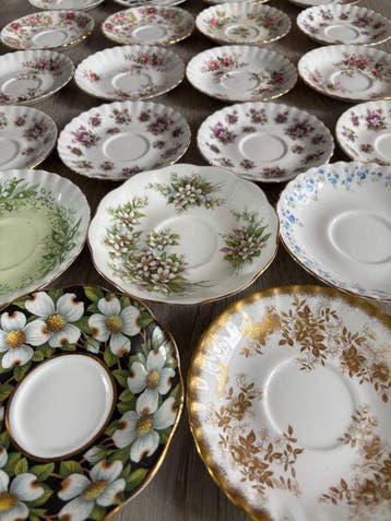 Royal Albert - Service à thé et café (23) - Porcelaine -