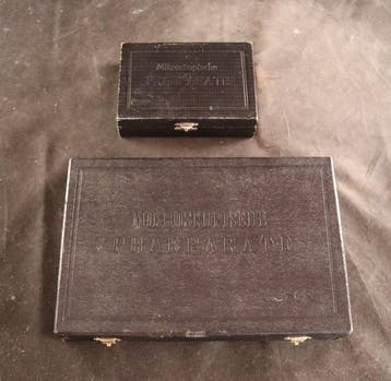 Twee sets preparaten voor een microscoop - 1930-1940