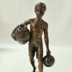 Ruffino Besserdich - sculptuur, Water Carrier - 20 cm -, Antiek en Kunst