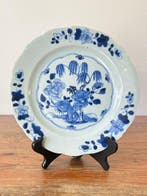 Plat - Porcelaine - Faune décorative