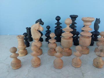 Schaakspel - Jeu d’Echecs Regence Française en Bois année, Antiek en Kunst