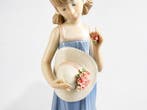 Lladró - Figure - Girl with Hat and Flowers – Ref. 5648 –