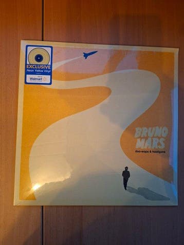 Bruno Mars - Doo-Wops & Hooligans Exclusive Neon Yellow, Nieuw in verpakking
