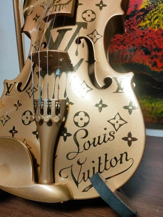 fp pop art - Louis vuitton Violon et Capsule 60cm Full Gold, Antiek en Kunst, Kunst | Designobjecten