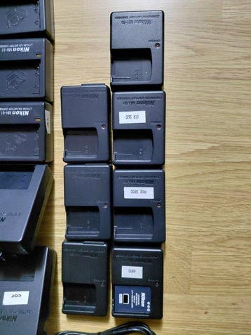 Nikon BATCH VAN 28 ORIGINELE NIKON ACCULADERS Accessoires, Nieuw