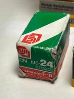 Kodak, Polaroid, Fuji, Ilford 16 x overjarige film , diverse