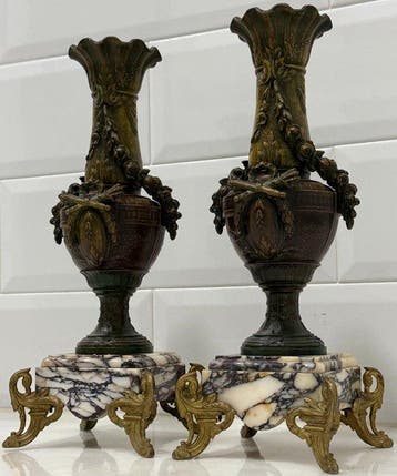 Balustervaas - Gepatineerd brons, Carrara marmer
