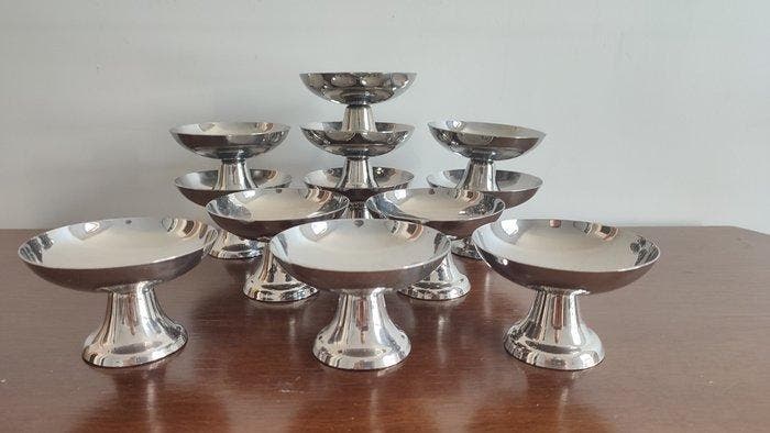 Pour 12 personnes - Dans le goût de Christofle -, Antiek en Kunst, Antiek | Meubels | Tafels