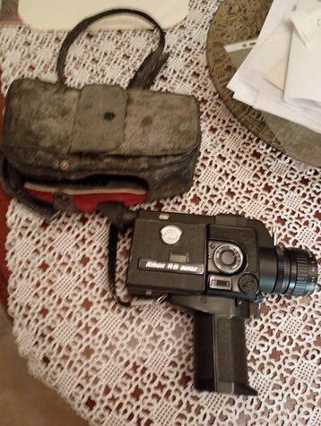 Nikon R8 SUPER ZOOM Caméra de cinéma