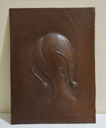 Repoussé koper - Afrikaans meisje met haar in ringvormige, Antiquités & Art