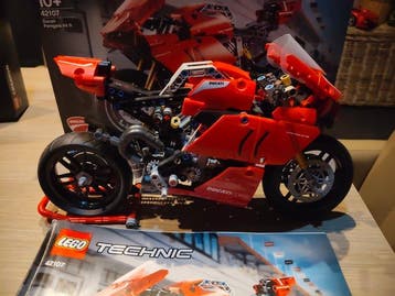 Lego Set - 42107 - Technic - Ducati Panigale V4 R