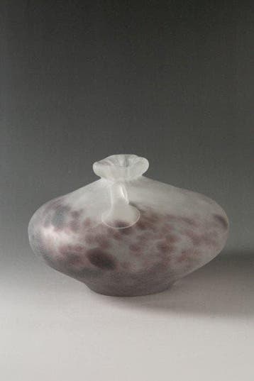 Vase en verre soufflé à la main – Prune givré et glycine -