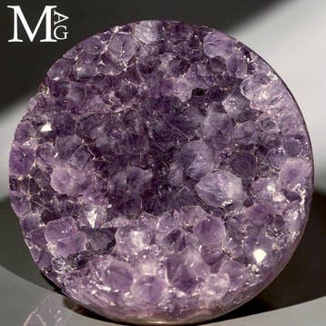 Diep Paars Amethist Natuurlijke amethistgeode bol met een