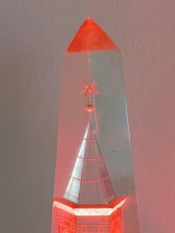 Tafellamp (2) - Plastic - Sovjet-Kremlin lamp uit de jaren