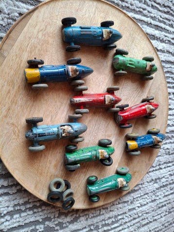 Dinky Toys 1:43 - Modelauto (17) - Voitures de course