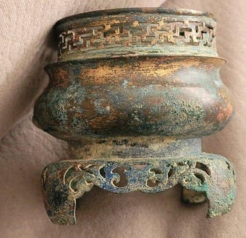Base de lampe à pétrole en bronze antique chinois avec