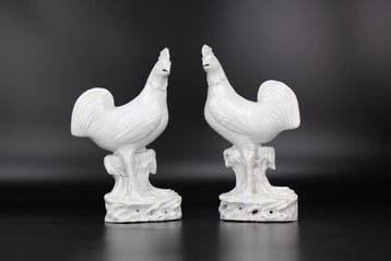 A pair of Dehua Blanc de Chine cockerels - Porselein - China