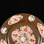 Bord - Assiette en porcelaine à décor capucin, rouge de fer