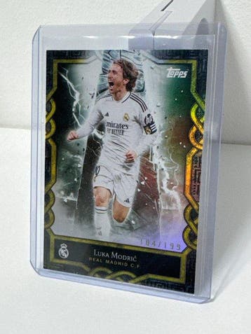 2023/24 Topps Topps Museum Collection Luka Modric MO-5, Verzamelen, Stickers, Nieuw