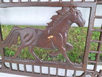 Decoratief ornament - België - Met paardenafbeelding
