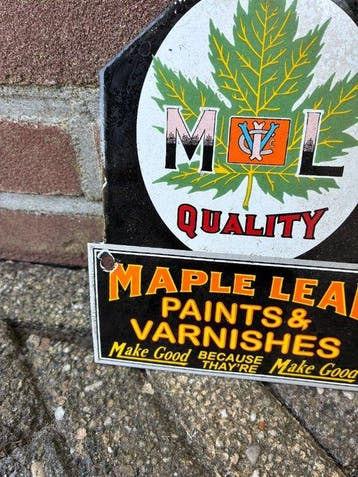 Vintage Maple Leaf Paints & Varnishes reclamebord – Canada