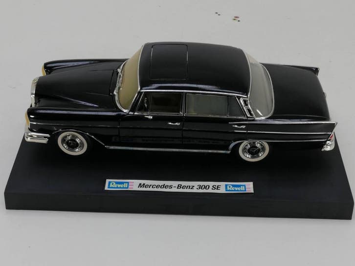 Schaal 1:18 Revell Mercedes-Benz 300 SE #3177 (Automodellen), Hobby & Loisirs créatifs, Voitures miniatures | 1:18, Enlèvement ou Envoi
