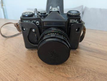 KMZ Krasnogorsk Zenit EM 35mm SLR - Helios-44M 58mm f/2 Lens, Nieuw