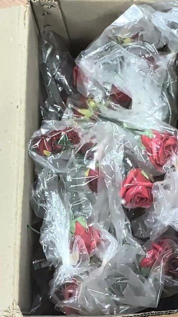 Restantenbox foamcorsages maken vnl rood bekijk video voor, Huis en Inrichting, Nieuw