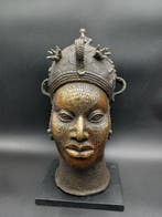 Hoofd koningin-moeder Oba - Yoruba - Nigeria