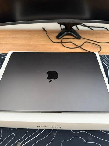 Apple MacBook Pro M3 Pro Chip 18GB RAM 14 Zoll - Laptop - In, Nieuw