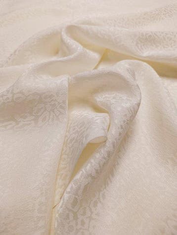 B642 - 450 x 135 cm - Jacquard in 100% Pura Seta –