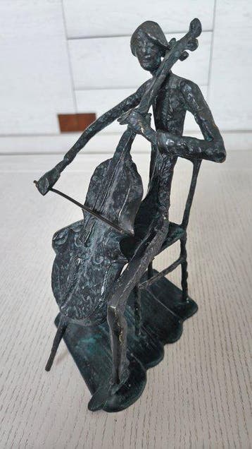 Sculpture, Bronze musicien style Giacometti violoncelliste, Antiquités & Art