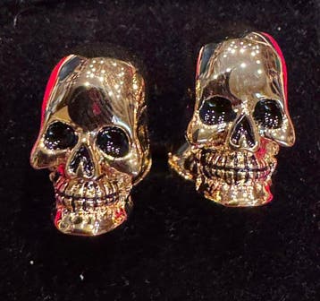 Elegante Memento Mori-schedel manchetknopen met gerold goud
