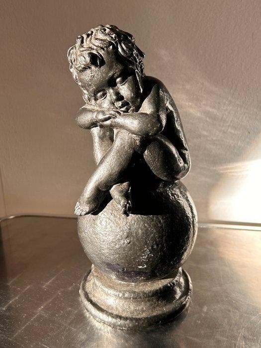 Figuur - Putto in Ghisa Provenienza Francia -Scultura, Antiek en Kunst, Antiek | Keramiek en Aardewerk