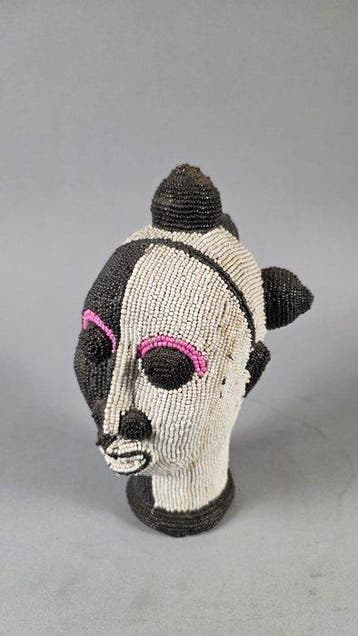 Hoofd van terracotta en kralen - Bamileke - Kameroen (Zonder