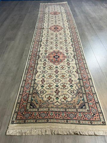 Tabriz - Vloerkleed - 357 cm - 76 cm, Huis en Inrichting, Nieuw