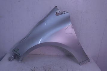 voorkant linker spatbord Toyota Corolla E21 Sedan, Verzenden, Gebruikt