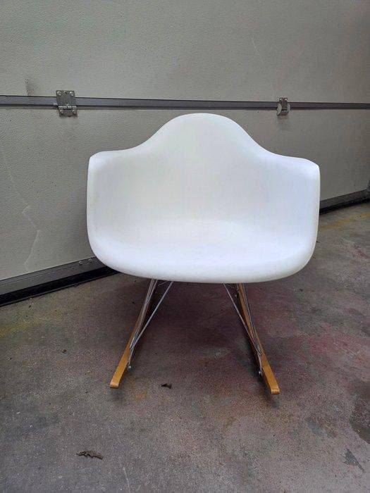 Vitra - Charles & Ray Eames - Schommelstoel - RAR - Esdoorn, Antiquités & Art, Antiquités | Meubles | Chaises & Canapés