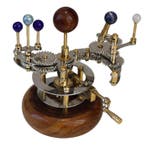 Luxe orrery zonne-stelselmodel met Zon, Aarde, Mars en manen