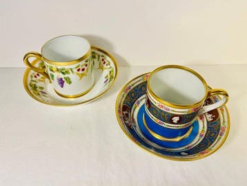 MANUFACTURE ROYALE DE PORCELAINE - Tasse (2) - Catherine II
